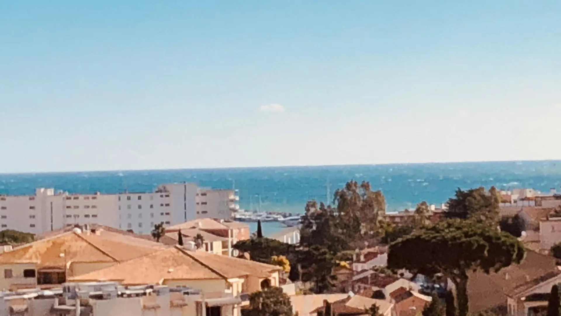 Apartman Studio Climatise Avec Piscine, Vue Mer Sainte-Maxime
